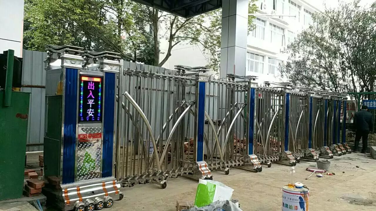 赤峰松山区赤峰松山区四川绵阳市飞机场伸缩门